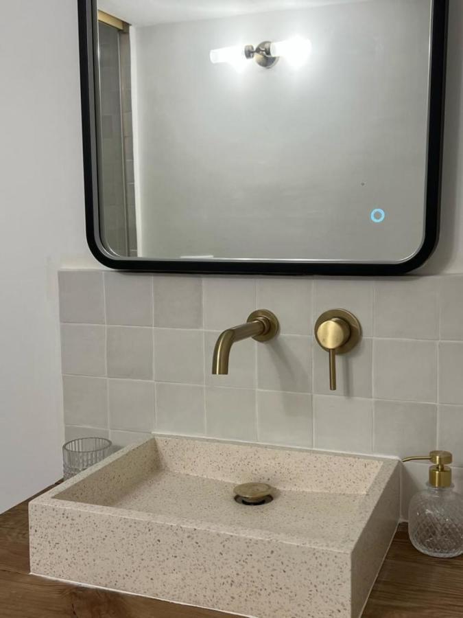 Apartment With Mediterranean Charm In The Heart Of The Provencal Market 昂蒂布 外观 照片