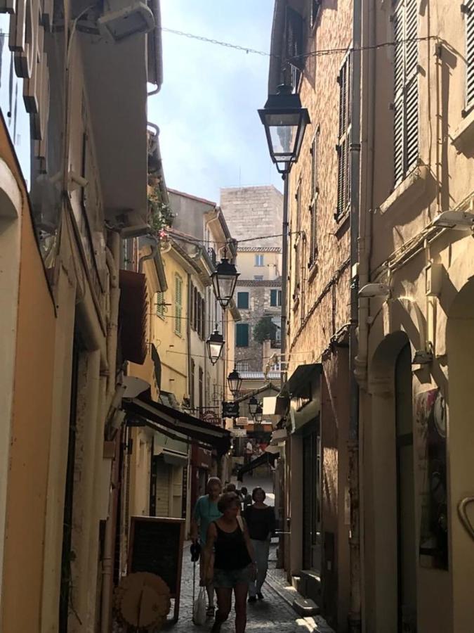 Apartment With Mediterranean Charm In The Heart Of The Provencal Market 昂蒂布 外观 照片